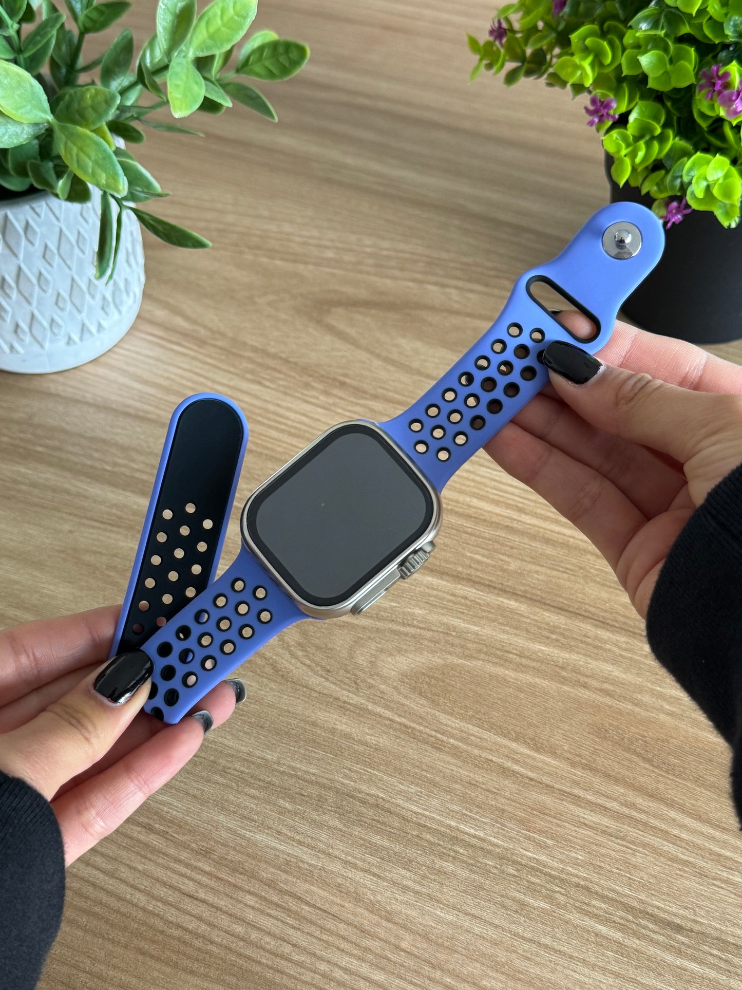 CORREA PULSO DEPORTIVO EN SILICONA CON HUECOS PARA SMART WATCH 42,44,45,49mm
