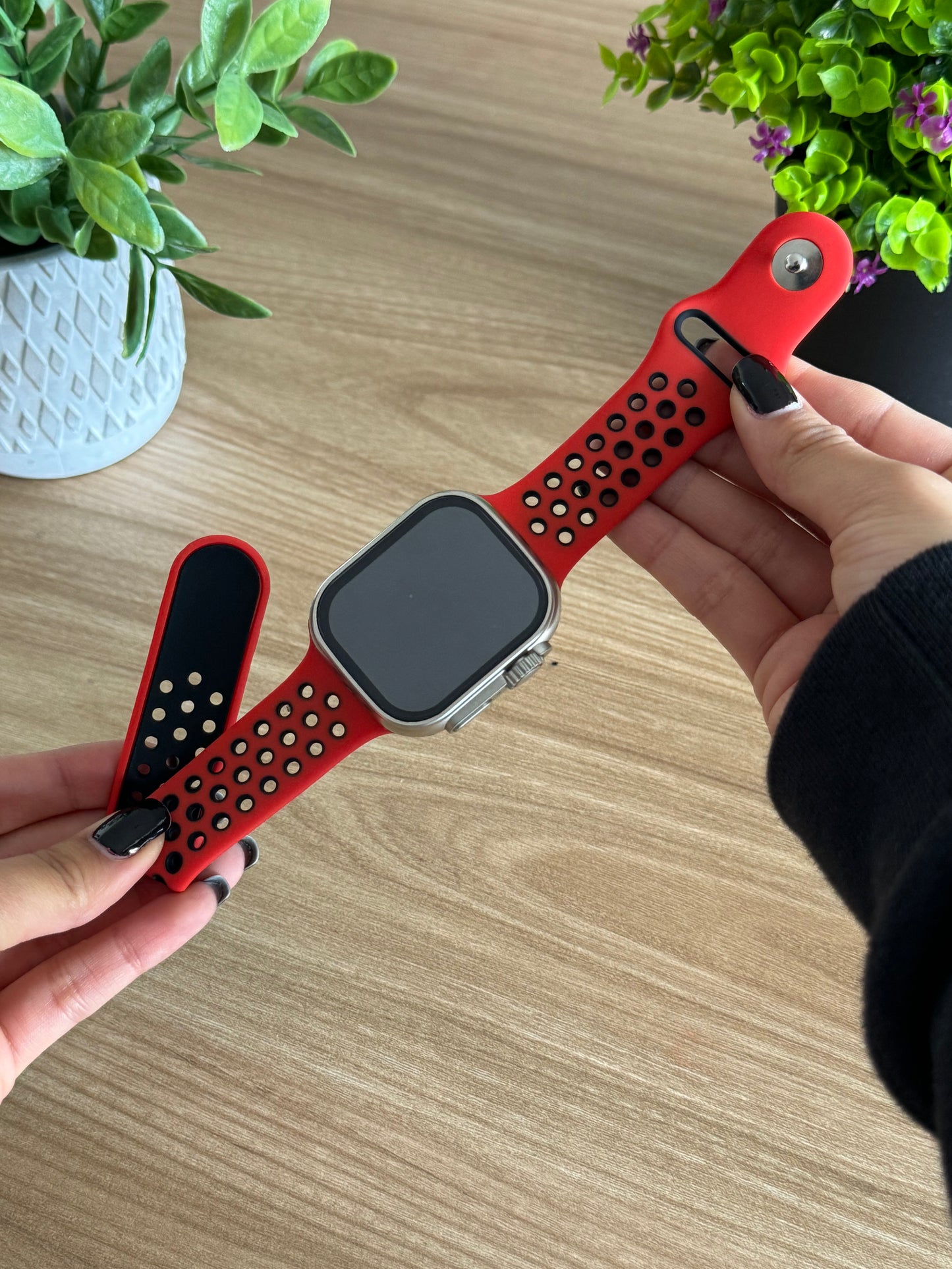 CORREA PULSO DEPORTIVO EN SILICONA CON HUECOS PARA SMART WATCH 42,44,45,49mm