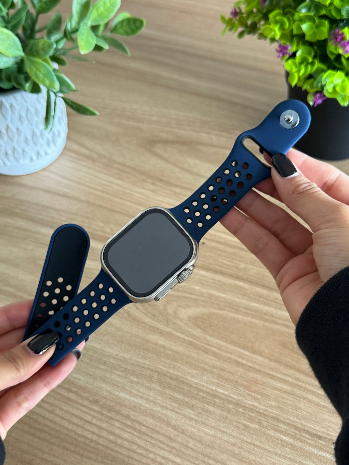 CORREA PULSO DEPORTIVO EN SILICONA CON HUECOS PARA SMART WATCH 42,44,45,49mm