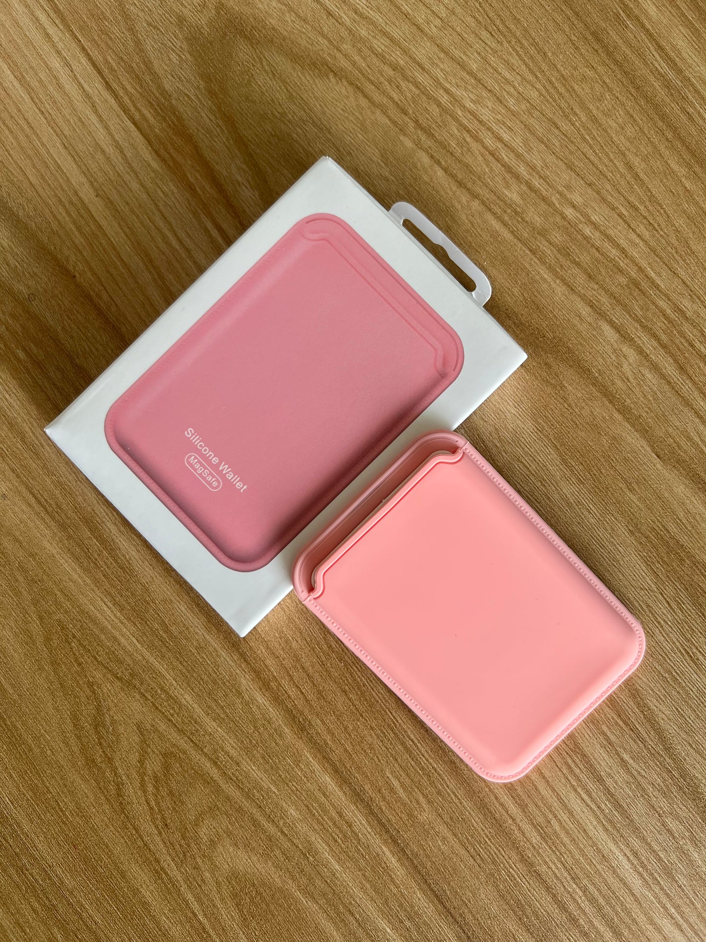TARJETERO MAGNETICO EN SILICONA MAGSAFE