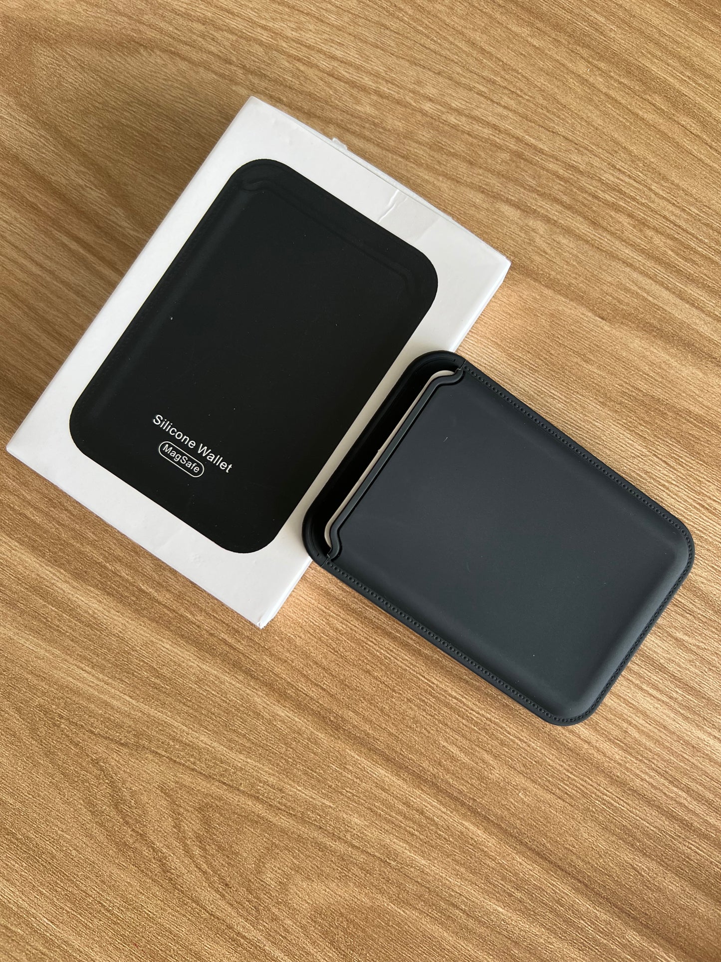 TARJETERO MAGNETICO EN SILICONA MAGSAFE